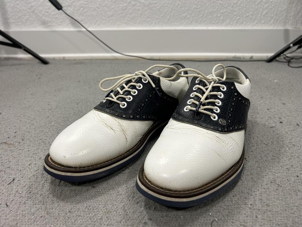 G/FORE Saddle Gallivant Golf Shoes Men Size 8.5 White Navy Leather Spiked Cleats
